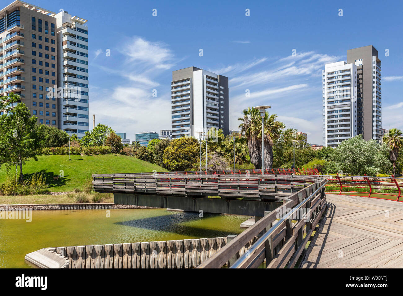 Diagonal Mar Park, entworfen von Enric Miralles und Benedetta Tagliabue. Barcelona, Katalonien, Spanien. Stockfoto