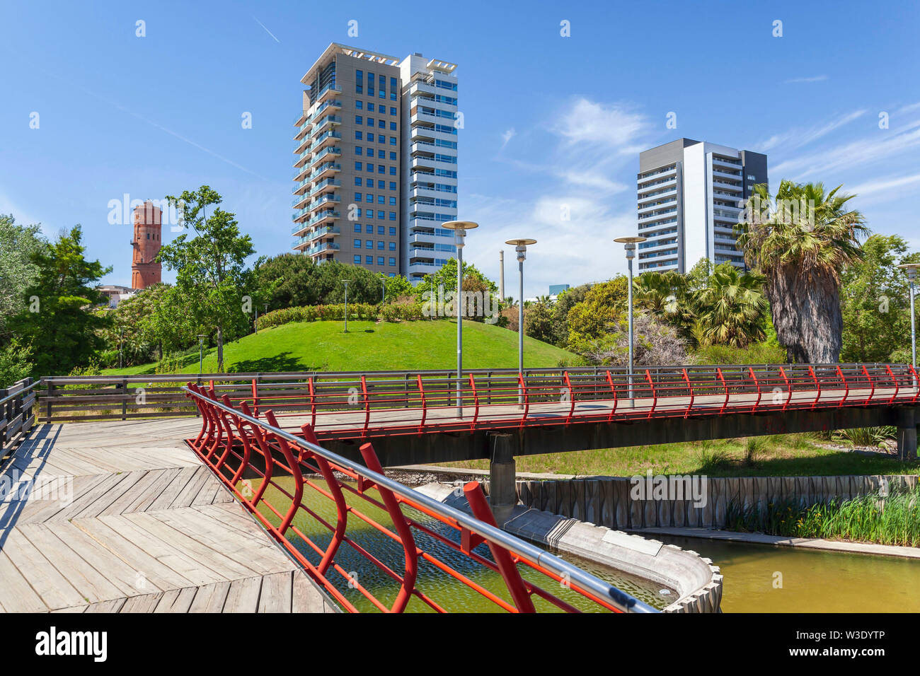 Diagonal Mar Park, entworfen von Enric Miralles und Benedetta Tagliabue. Barcelona, Katalonien, Spanien. Stockfoto