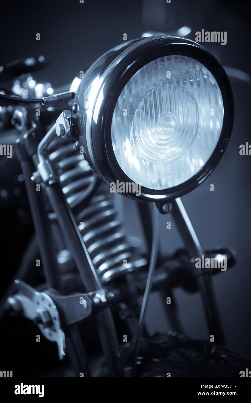 Nahaufnahme eines klassischen Oldtimer Motorrad Scheinwerfer. Stockfoto
