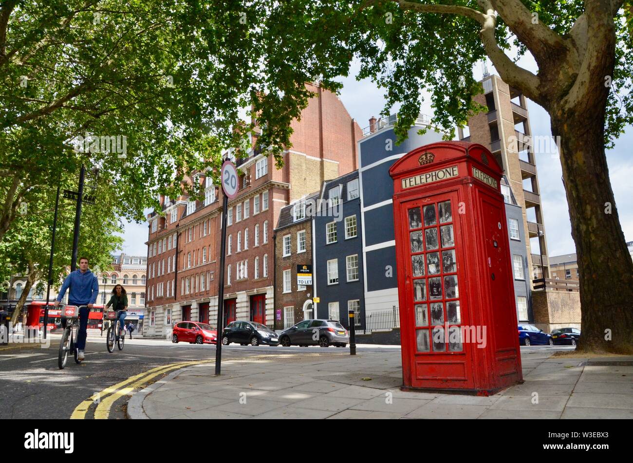 Stillgelegte iconic rote Telefonzelle Kiosk in London Mount Pleasant North London Stockfoto