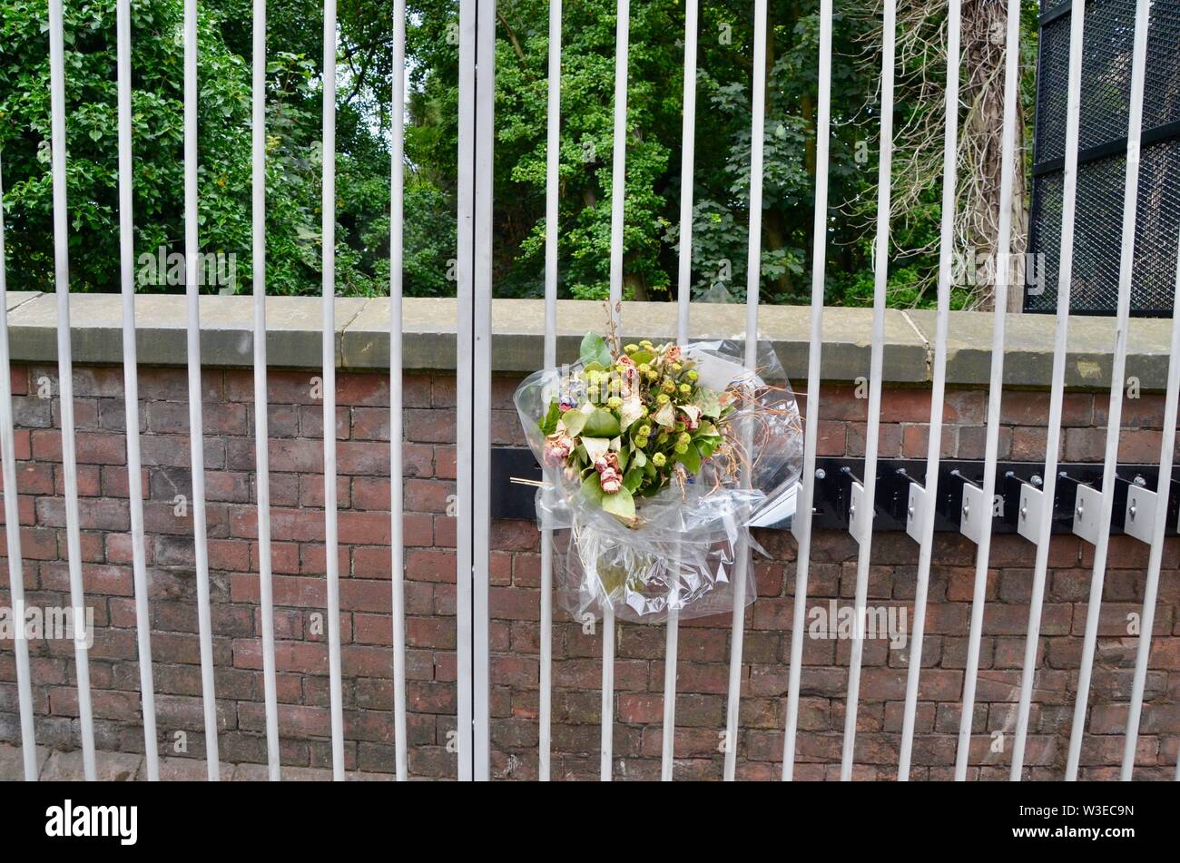 Neu errichteten Zäune am Torbogen Straße Brücke versucht, Selbstmorde N19 London berüchtigten Selbstmord hot spot zu verhindern Stockfoto