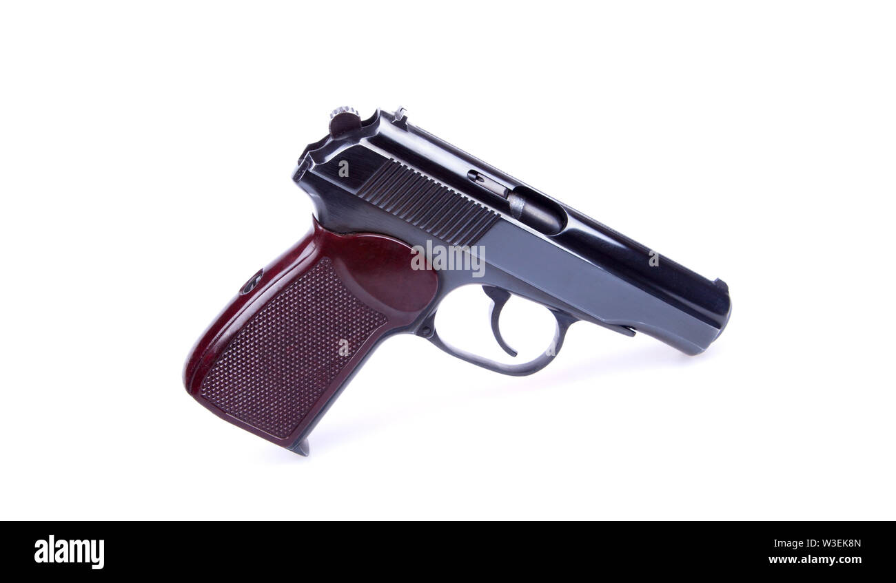 Die makarov Pistole oder PM ist eine russische Automatikpistole auf weißem Hintergrund. Stockfoto