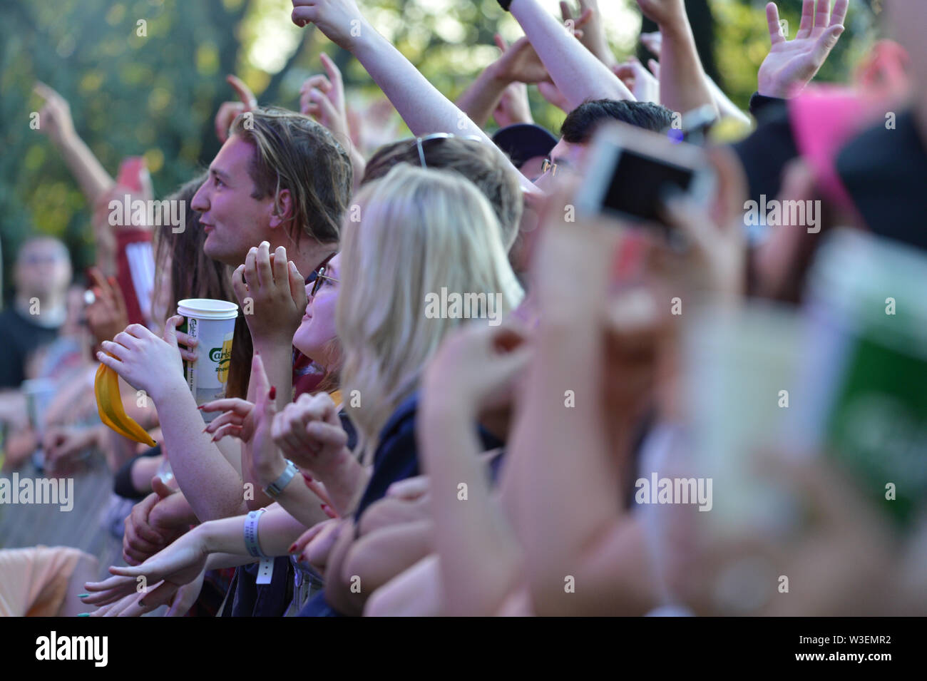 Glasgow, UK. 14. Juli 2019. Etwa Wellen live in Concert, Schlagzeile Tat auf den König Tuts Bühne TRNSMT 2019. Credit: Colin Fisher/Alamy Leben Nachrichten. Stockfoto