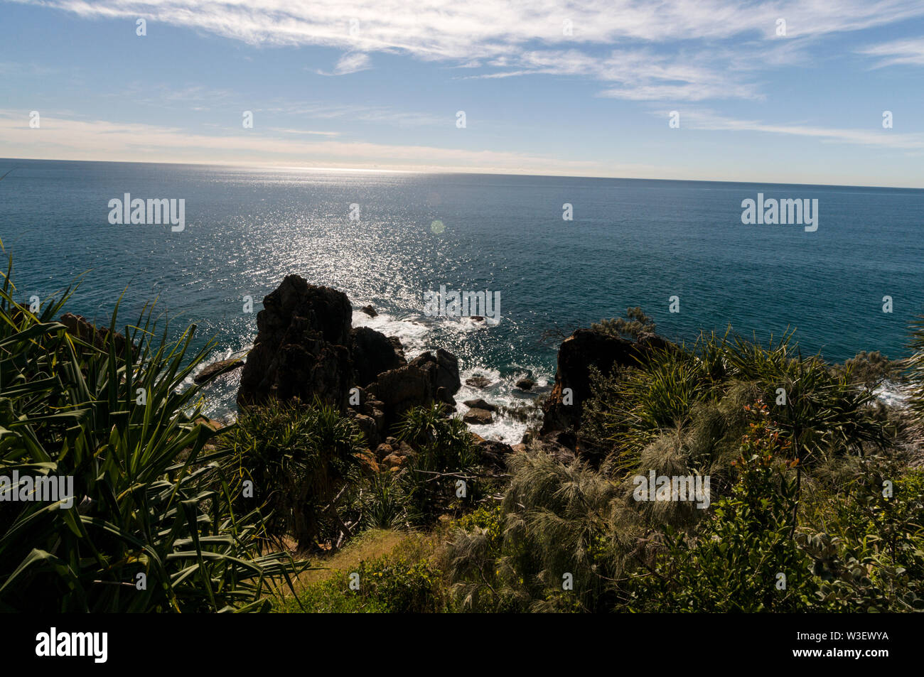 Die landspitze in der Joseph Banks Conservation Park bei Wave Point, mit Blick auf die Coral Sea in der Nähe der Stadt 1770 und Bustard Bay in Queensland, Austr Stockfoto