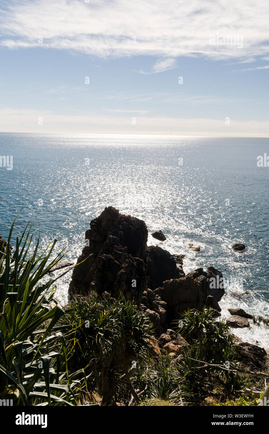 Die landspitze in der Joseph Banks Conservation Park bei Wave Point, mit Blick auf die Coral Sea in der Nähe der Stadt 1770 und Bustard Bay in Queensland, Austr Stockfoto