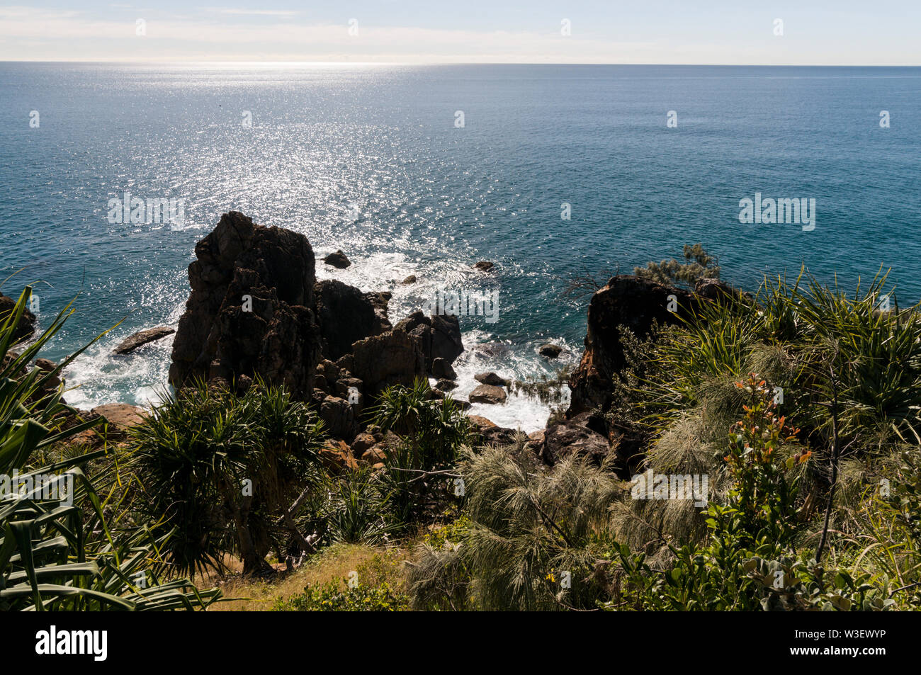 Die landspitze in der Joseph Banks Conservation Park bei Wave Point, mit Blick auf die Coral Sea in der Nähe der Stadt 1770 und Bustard Bay in Queensland, Austr Stockfoto
