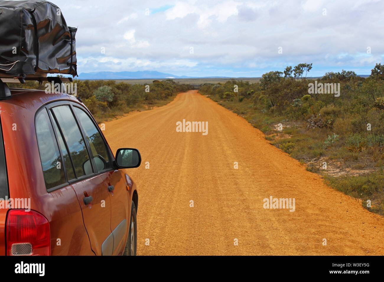 Auf der Straße in Australiens Outback Stockfoto