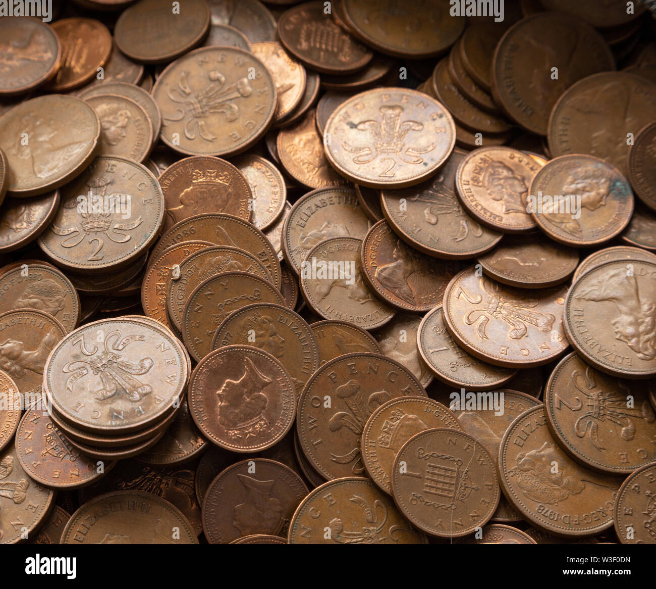 Pennies, UK. Mischung aus 1p und 2p Britische Münzen Kupfer. Loose Change Stockfoto