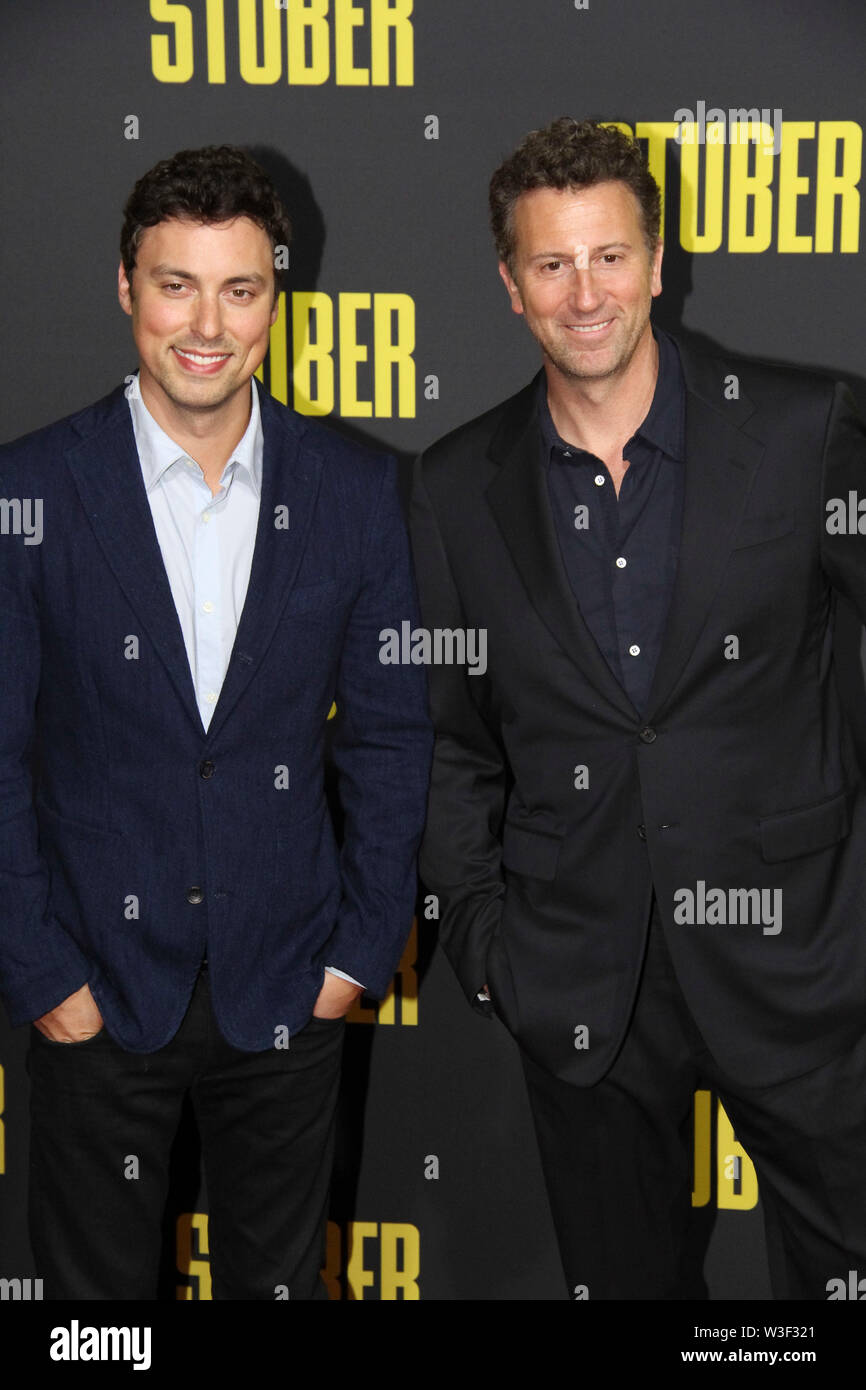 John Francis Daley und Schriftsteller Jonathan Goldstein an der Twentieth Century Fox als Weltpremiere der Knolle'. Gehalten am Regal Cinemas L.A. Leben in Los Angeles, CA, 10. Juli 2019. Foto: Richard Chavez/PictureLux Stockfoto