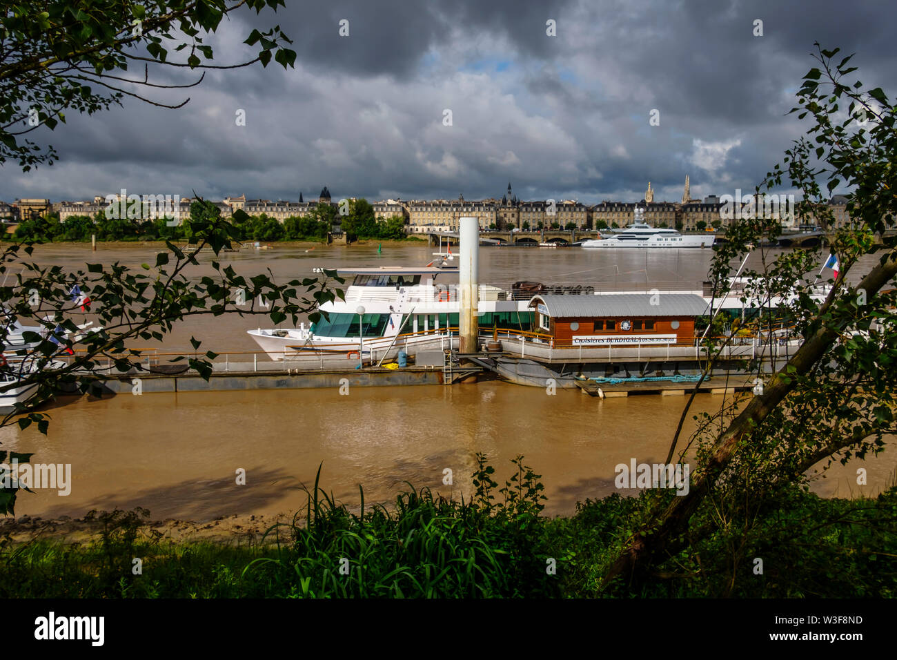 Fluss Garonne und historischen Zentrum von Bordeaux, Gironde. Region