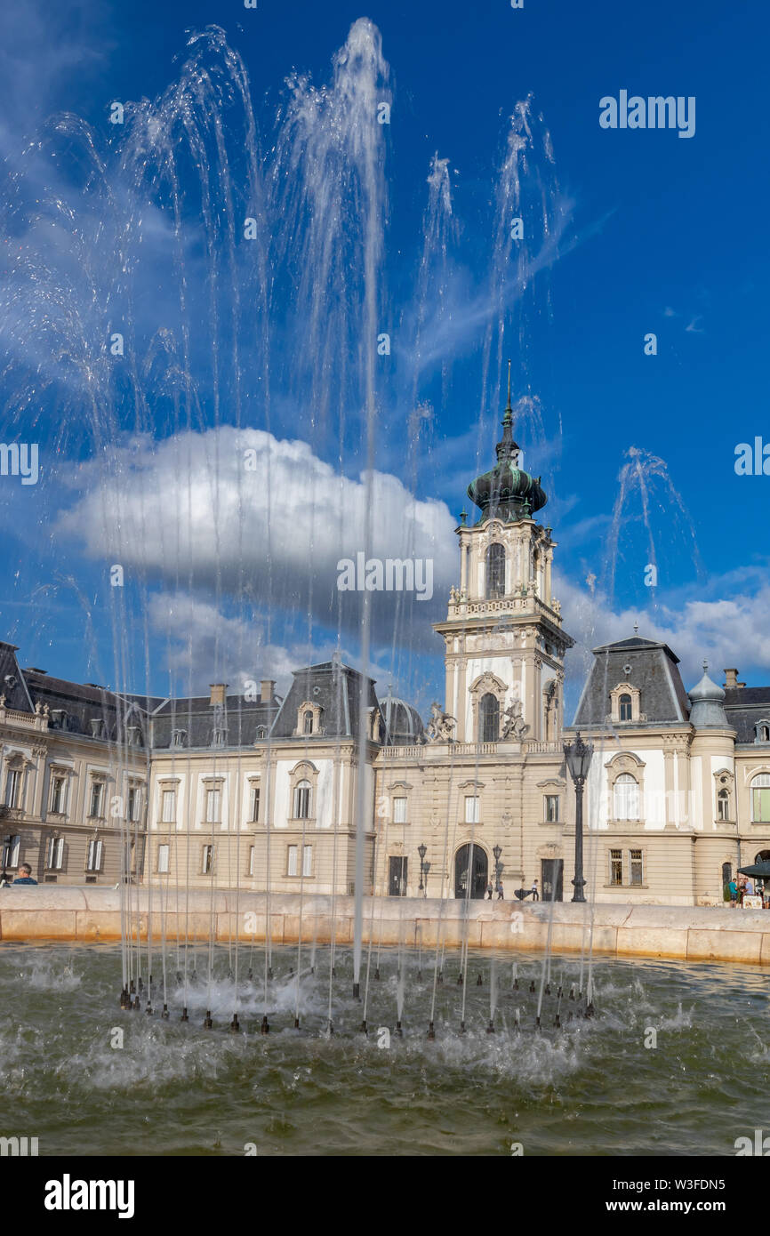 Berühmte ungarische Schloss (Schloss Festetics) in einer Stadt Keszthely. Stockfoto