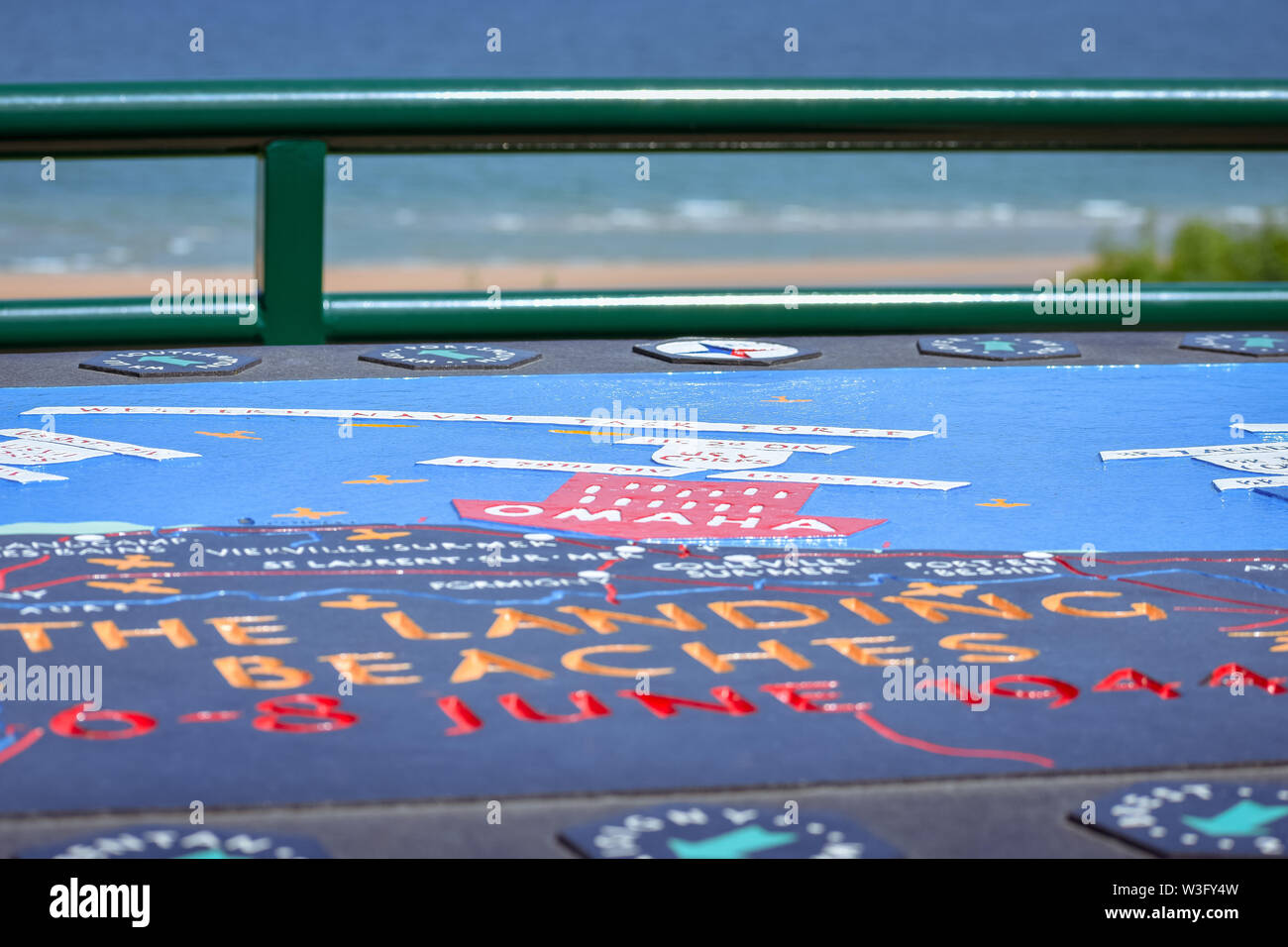 Gedenk- und erklärende Karte der Schlacht der Landung in der Normandie im Zweiten Weltkrieg. Omaha Beach, Französisch in der Normandie. Stockfoto