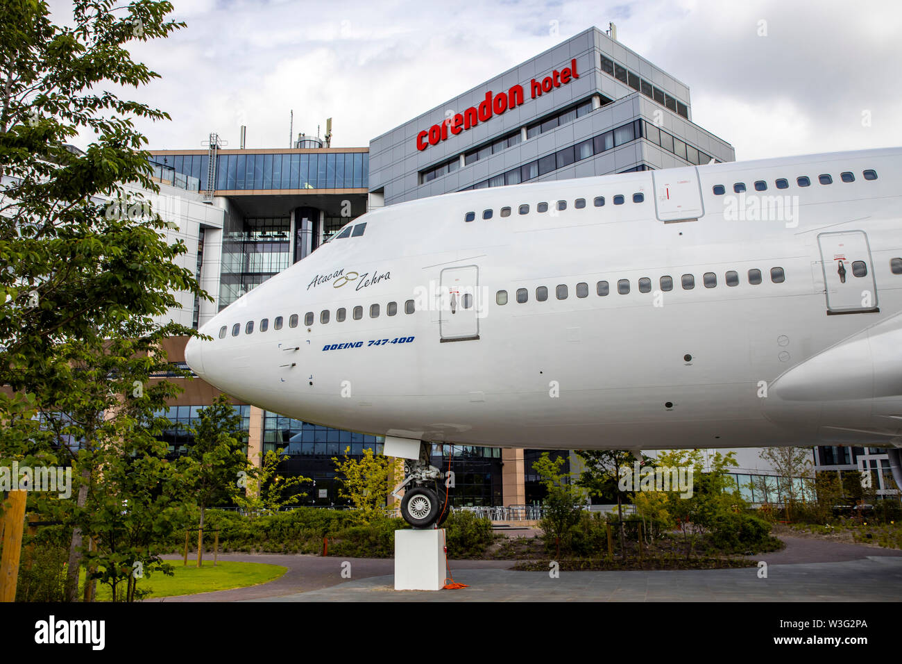 Corendon Village Hotels Am Flughafen Amsterdam Schiphol Ehemalige Klm Boeing 747 400 Jumbo Jet Im Park Der Hotelanlage Wird Zu Einem 5d Motive Stockfotografie Alamy
