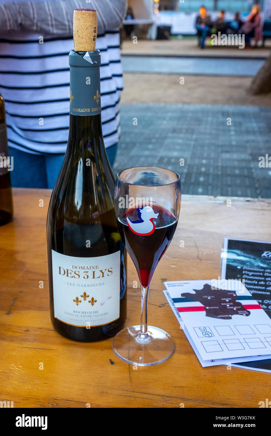 Die Bastille Festival Sydney​ ist eine französische kulturelle Feier Essen, Wein und Kunst, jährlich in Sydney Circular Quay und den Rocks, Australien statt Stockfoto