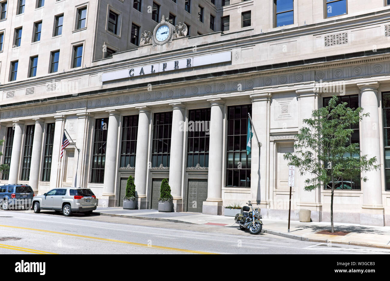 Die Außenfassade von Beaux Arts des historischen Calfee Building an der E. 6th in der Innenstadt von Cleveland, Ohio, beherbergt die Anwaltskanzlei Calfee, Halter und Griswold. Stockfoto