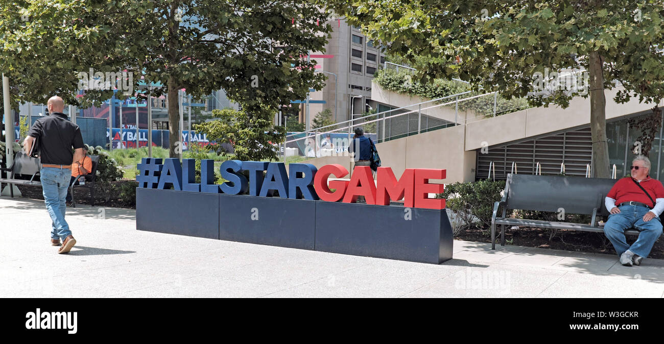 Ein Spielschild Der Major League Baseball All Star In einem Park im Stadtzentrum von Cleveland, Ohio, USA während der Spielfeier im Juli 2019. Stockfoto
