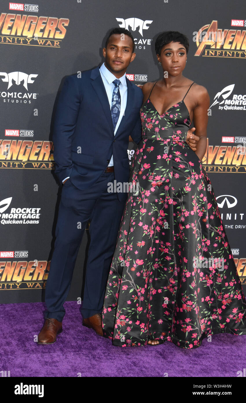 Hollywood, Kalifornien, USA. 23. April 2018. Schauspieler Sterling Sulieman und ctress Lashana Lynch nehmen an der Weltpremiere von Disney und Wunder "Avengers: Infinity Krieg" am 23. April 2018 in Los Angeles, Kalifornien, USA. Foto von Barry King/Alamy Stock Foto Stockfoto