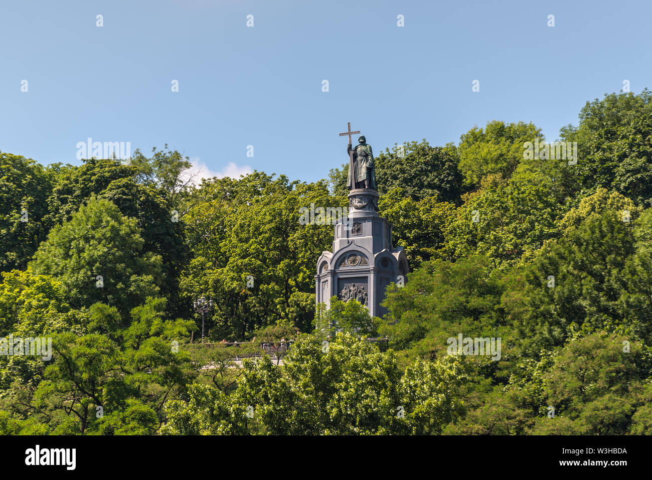 Kiew, Ukraine - Juli 13, 2019: Blick auf das Denkmal des hl. Wladimir, der Täufer der Kiewskaja Rus, 1853 (Vladimir der Täufer). Stockfoto