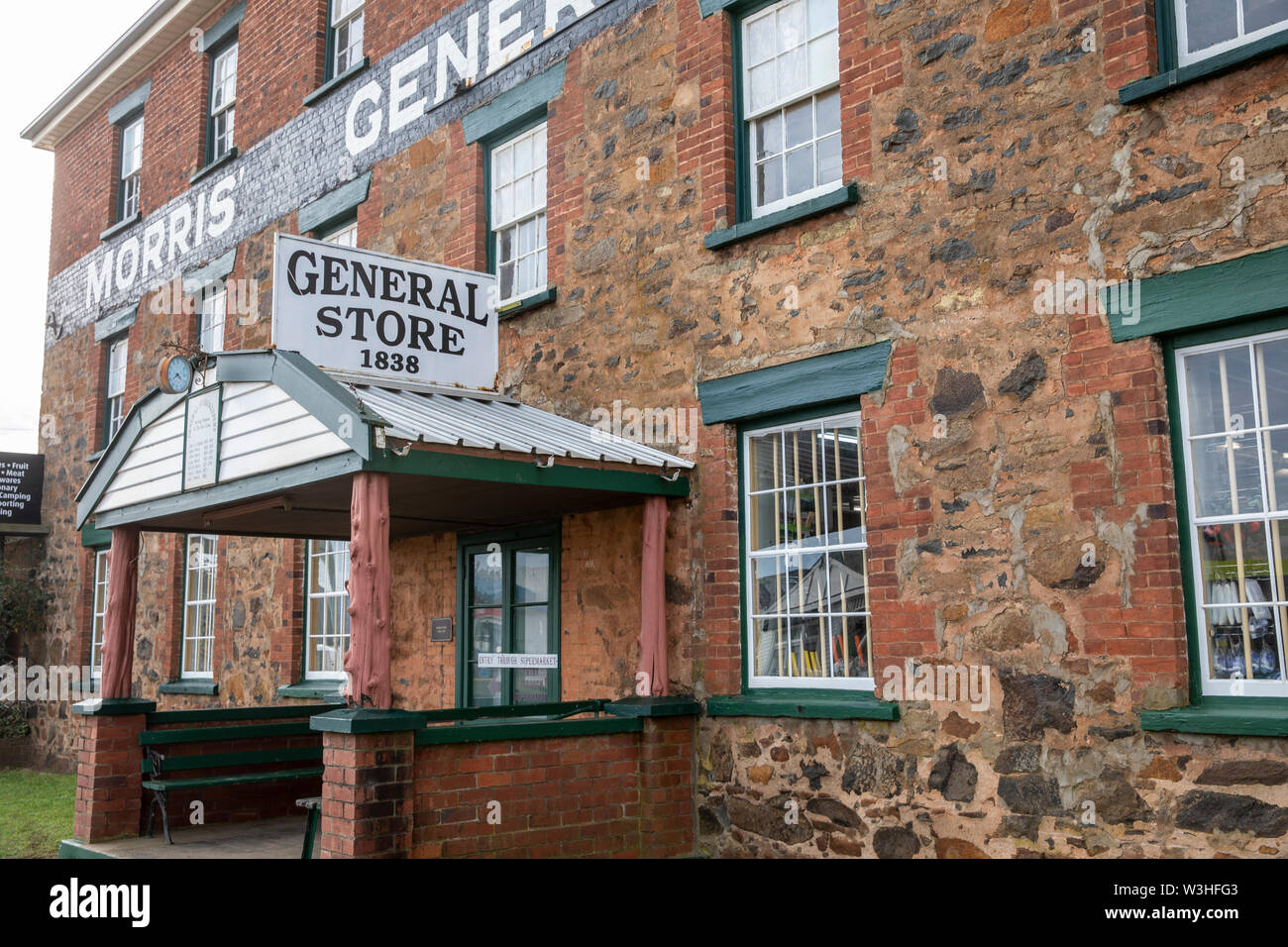 Swansea Tasmanien. Traditionelle 19. Jahrhundert Morris General Store Gebäude auf Franklin Straße in Swansea Village Centre, East Tasmanien, Australien Stockfoto