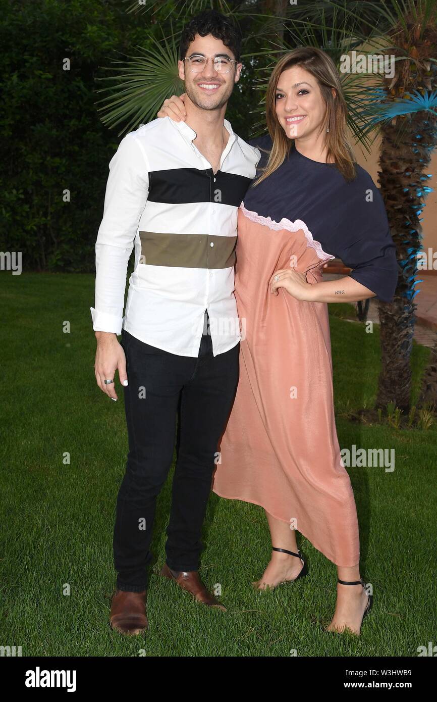 Dreharbeiten Italien Sardinien Festival 2019 - Tag 2 mit: Mia Swier, Darren Criss Wo: Cagliari, Sardinien, Italien Wann: 14 Jun 2019 Credit: IPA/WENN.com ** Nur für die Veröffentlichung in Großbritannien, den USA, Deutschland, Österreich, Schweiz ** verfügbar Stockfoto Dreharbeiten Italien Sardinien Festival 2019 - Tag 2 mit: Mia Swier, Darren Criss Wo: Cagliari, Sardinien, Italien Wann: 14 Jun 2019 Credit: IPA/WENN.com ** Nur für die Veröffentlichung in Großbritannien, den USA, Deutschland, Österreich, Schweiz ** verfügbar Stockfoto