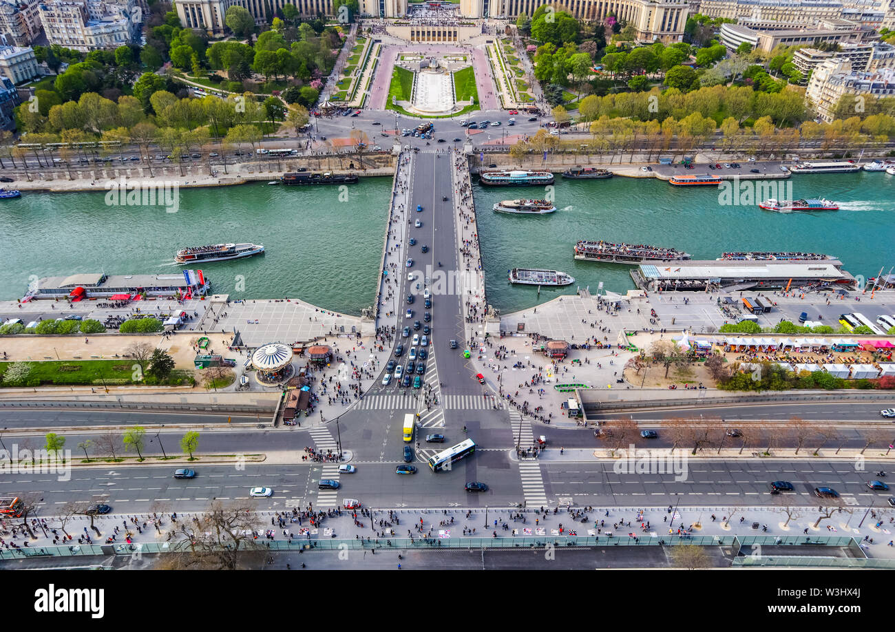 Stadt Bei Paris Flughafen 4 Buchstaben Luftaufnahme der Stadt Paris und Seine vom Eiffelturm entfernt