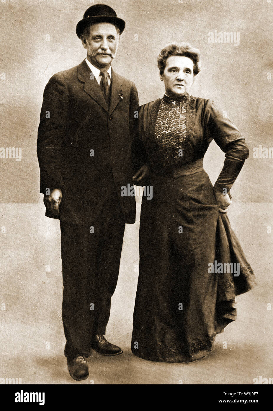 1935 Foto des Herrn Abgeordneten George Lansbury MP (1859-1940) und seine Frau Elizabeth "Bessie" Sole.. Lansbury war sowohl die Führer der Opposition und Führer der Labour Party und der Vorsitzende sowie sein erste Kommissar der Werke - Mitglied des Europäischen Parlaments für Bogen und Bromley und ehemalige liberale Mitglied. Stockfoto