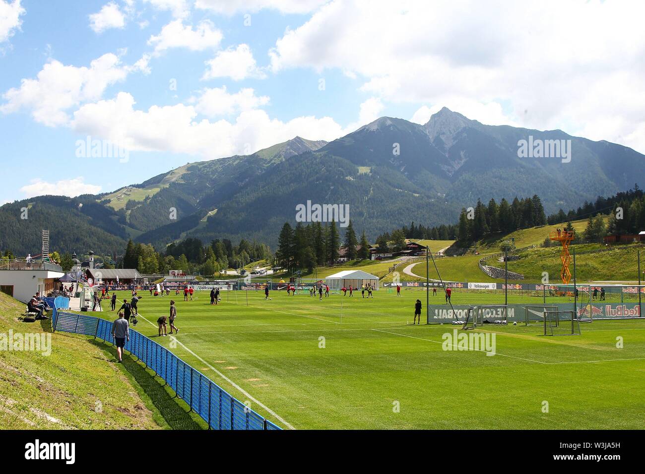 Seefeld, Österreich 16. Juli 2019: 1. BL-19/20-RB Leipzig - Trainingslager - 16.07.19 Ausbildung von RB Leipzig, Trainingsplatz mit Seefelder und Reither Spitze im Hintergrund, Feature/Symbol/Symbolfoto/charakteristisch/Detail/| Verwendung weltweit Stockfoto