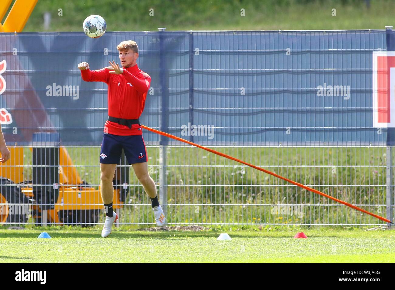 Seefeld, Österreich Juli 16, 2019: 1 BL - 19/20-RB Leipzig - Trainingslager - pitchBallsport 16.07.19 Timo Werner (Leipzig), Aktion/single Bild/Freestyle/mit Ball/Kopfball/| Verwendung weltweit Stockfoto