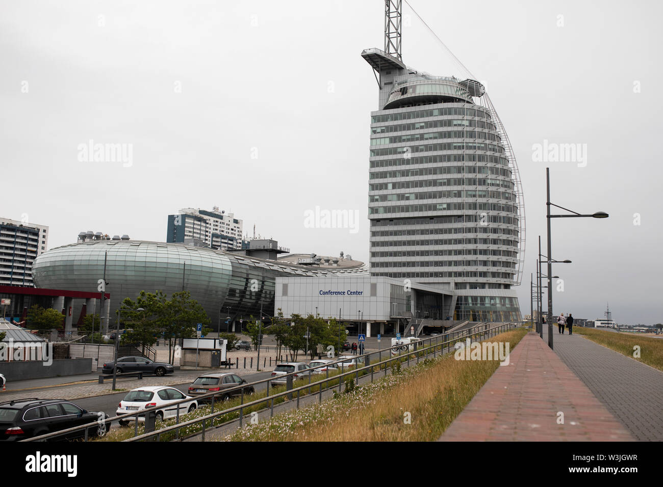 Er Conference Center im Atlantic Hotel Sail City und das Klimahaus in Bremerhaven, Deutschland. Stockfoto