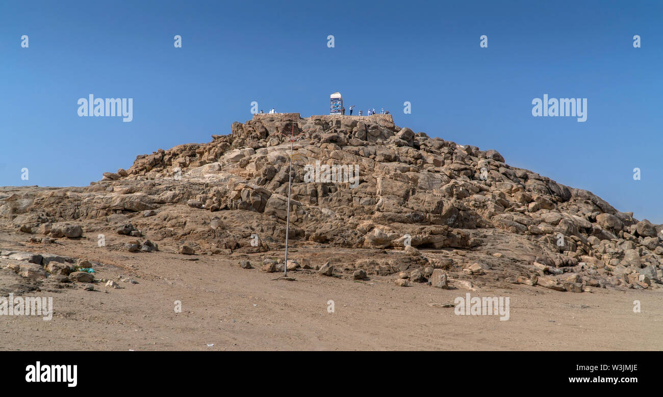 Mekka, Saudi-Arabien - 29. Juni: Muslime am Berg Arafat (oder Jabal Rahmah) Juni 29, 2019 in Arafat, Saudi-Arabien. Dies ist der Ort, wo Adam und Eva m Stockfoto