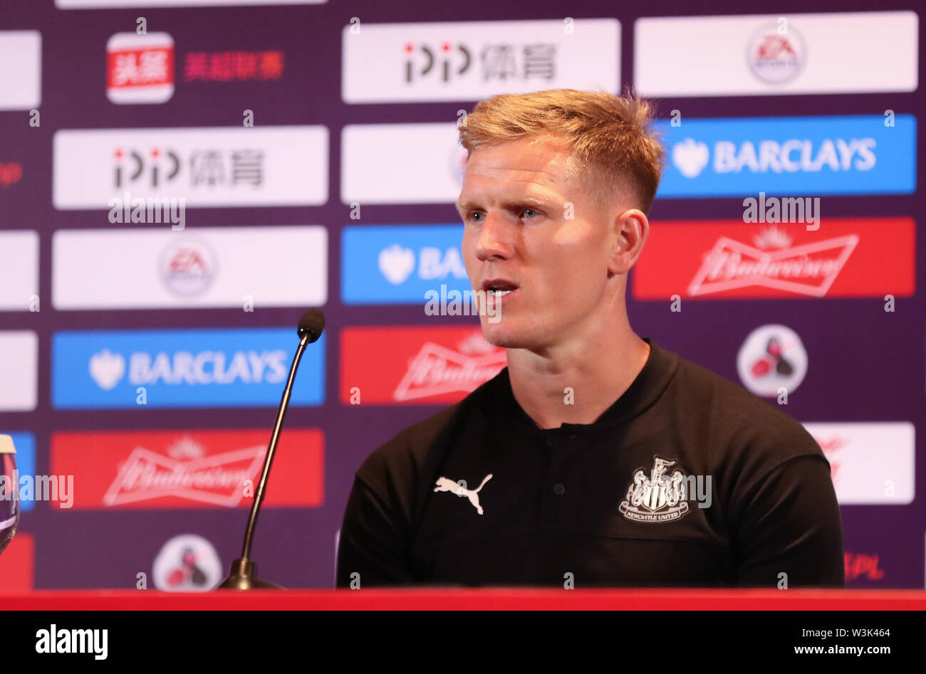 Nanjing. 16. Juli, 2019. Matt Ritchie von Newcastle United besucht eine Pressekonferenz vor der Premier League Asien Trophy Match zwischen Newcastle United FC und West Ham United FC in Nanjing in der ostchinesischen Provinz Jiangsu, am 16. Juli 2019. Credit: Yang Lei/Xinhua/Alamy leben Nachrichten Stockfoto