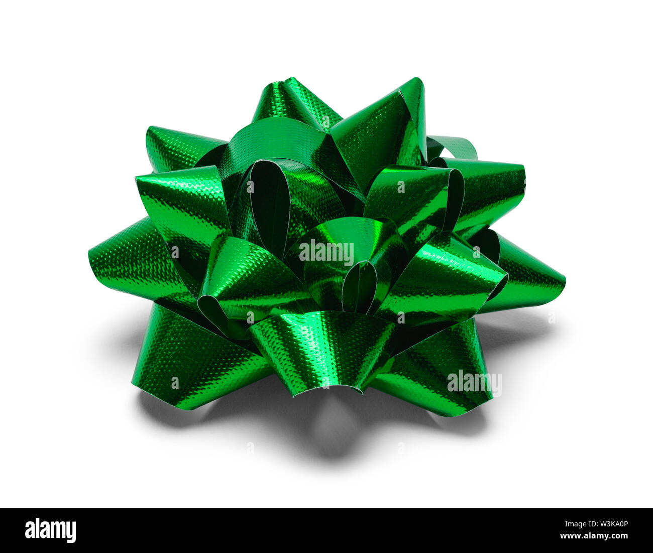 Grün glänzend Geschenk Bug isoliert auf weißem Hintergrund. Stockfoto