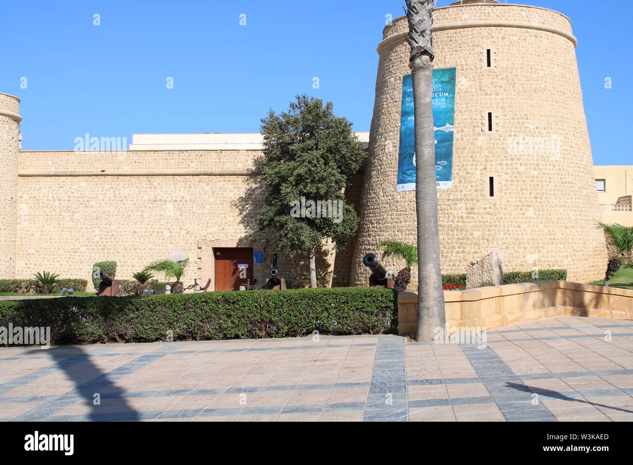 Santa Ana Burg eine Festung aus dem 16. Jahrhundert in der Nähe von Roquetas de Mar Almeria in Spanien am 14. Juli 2019 Stockfoto