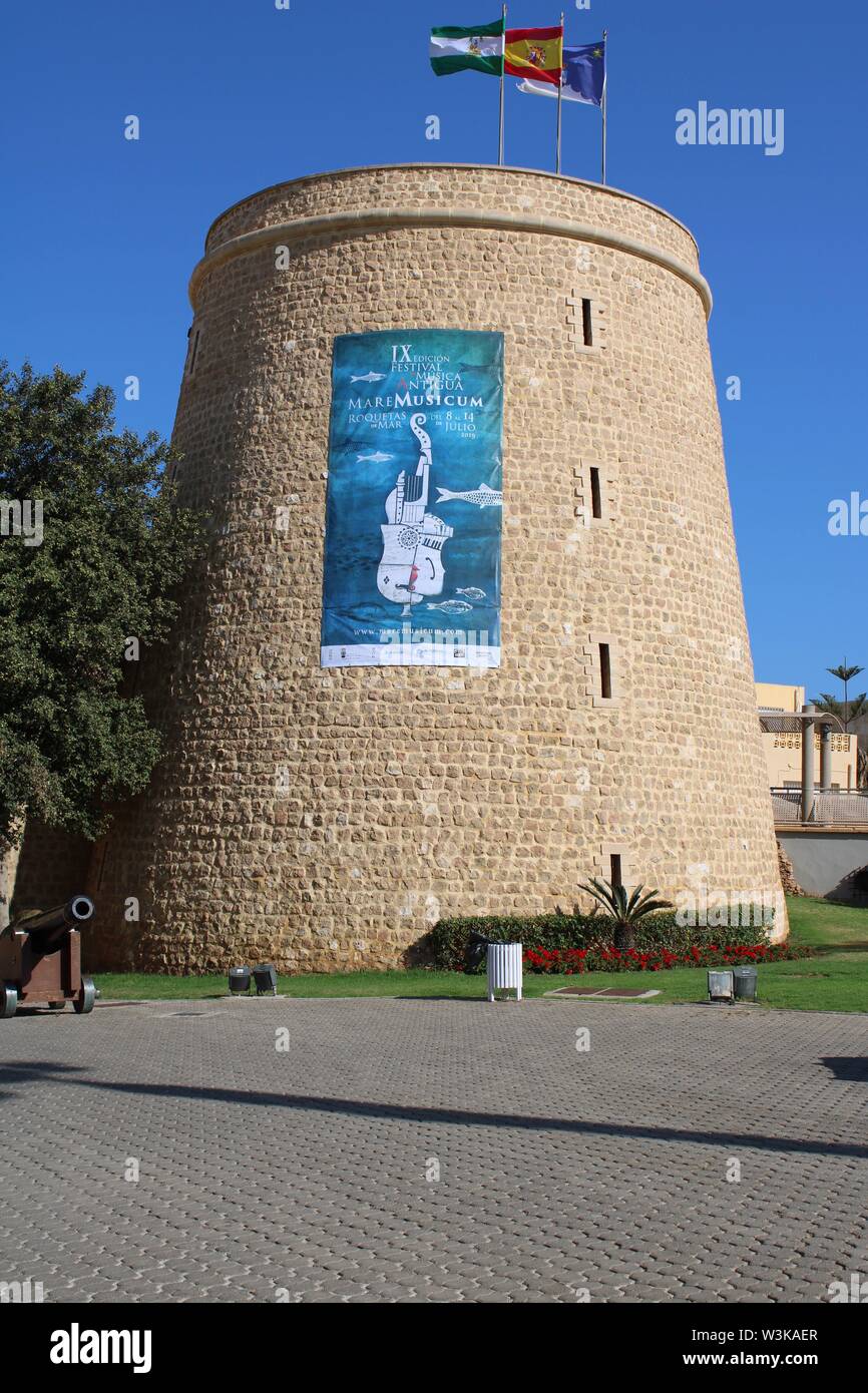 Santa Ana Burg eine Festung aus dem 16. Jahrhundert in der Nähe von Roquetas de Mar Almeria in Spanien am 14. Juli 2019 Stockfoto