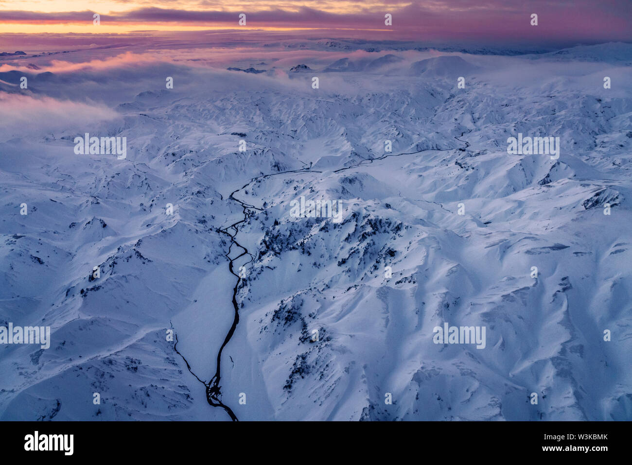 Sonnenuntergang über den Bergen, Vatnajökull National Park, Island zum Weltkulturerbe der Unesco gehört. Stockfoto
