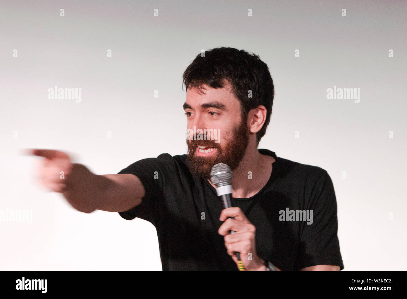 Northampton, Großbritannien. 12. Juli, 2019. Schauspieler Adam Hess führt während der Komödie Kiste Comedy Festival in Northampton. Credit: SOPA Images Limited/Alamy leben Nachrichten Stockfoto