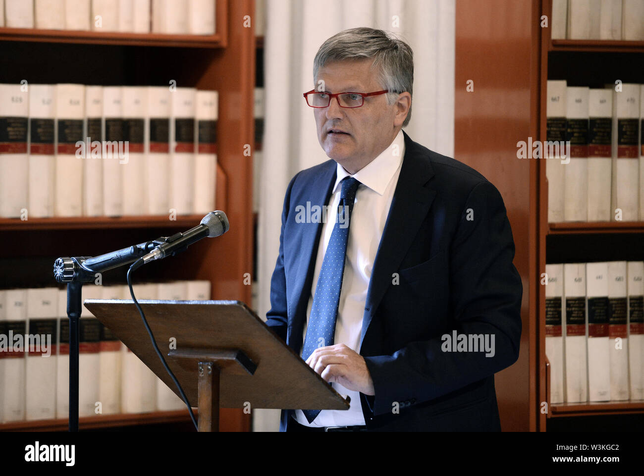 Roma, Italia. 16. Juli, 2019. Foto Fabio Cimaglia/LaPresse 16-07-2019 Roma Politica La testimonianza di Giustizia. Contrasto alle Mafie: Dalla alla condivisione solitudine Nella foto Luigi Gaetti Foto Fabio Cimaglia/LaPresse 16-07-2019 Roma (Italien) Politik das Zeugnis der Gerechtigkeit. Gegensatz zu den Mafia: von Einsamkeit zu teilen In der Pic Luigi Gaetti Credit: LaPresse/Alamy leben Nachrichten Stockfoto