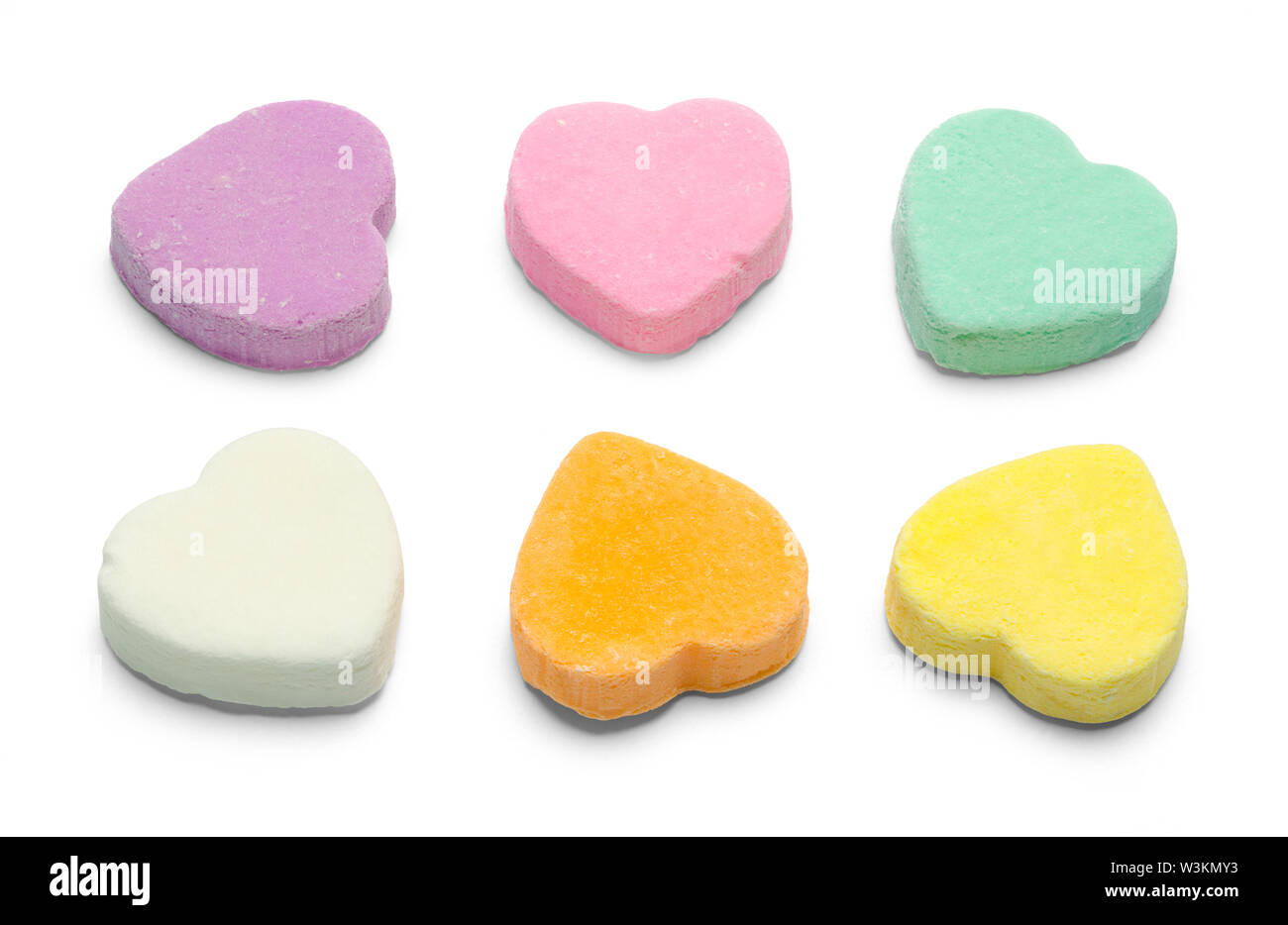 Sechs Valentines Candy Herzen isoliert auf Weiss. Stockfoto