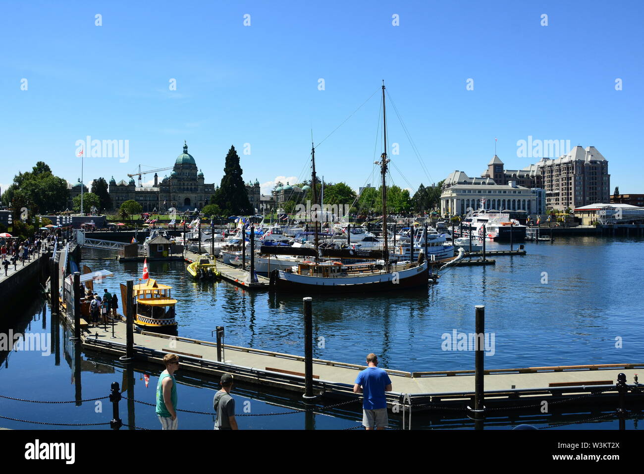Den inneren Hafen in Victoria, BC, Kanada an einem schönen touristischen Tag. Stockfoto