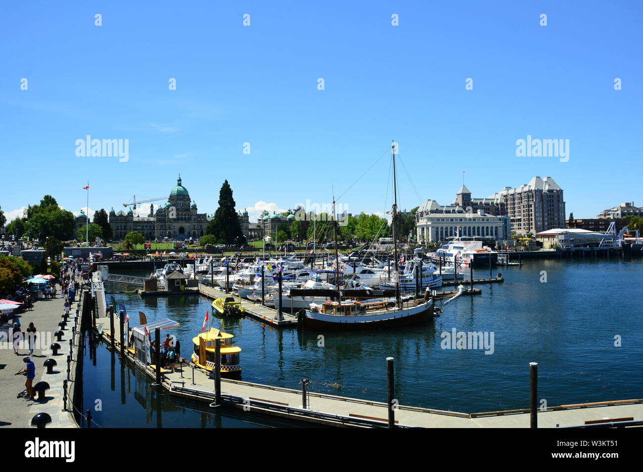 Den inneren Hafen in Victoria, BC, Kanada an einem schönen touristischen Tag. Stockfoto