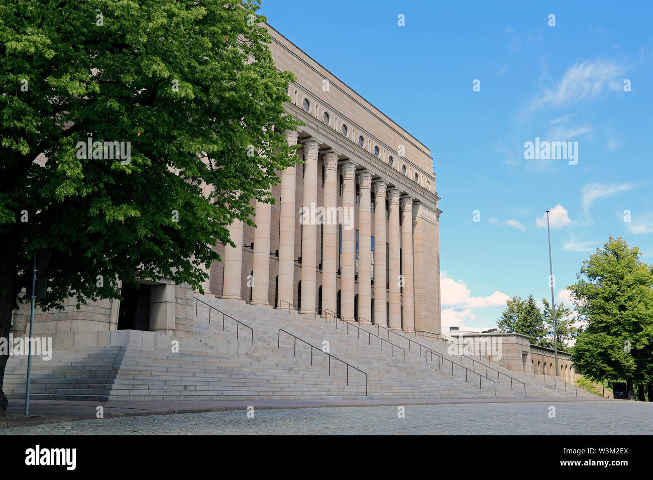 Das Parlament in Helsinki, Finnland. Vor allem von Johan Sirene, die 1931 eingeweiht Sitz des Parlaments stellt Nordischen Klassizismus gestaltet. Stockfoto