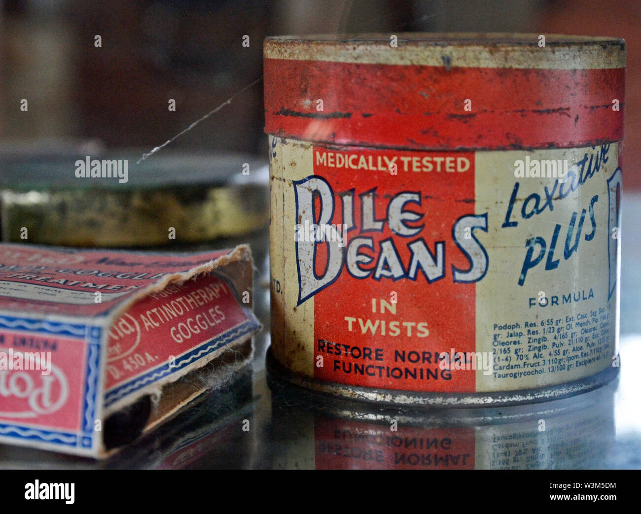 Bile beans Abführmittel in einem kleinen Schuppen/Museum in Toddington Bahnhof. Teil der Gloucestershire Warwickshire Railway. Heritage Railway. Stockfoto