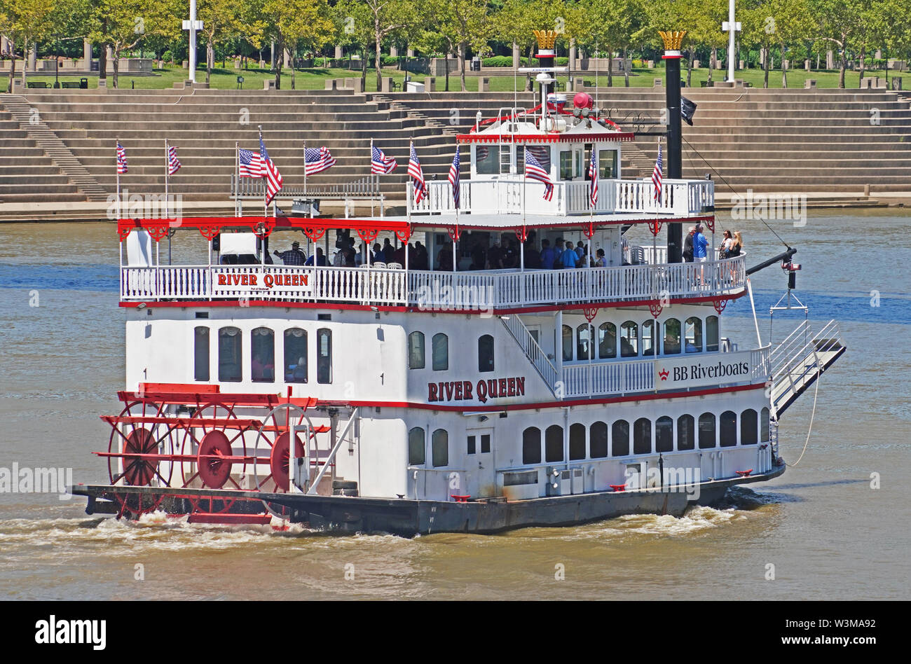 River Queen stern Rad Riverboat von BB Riverboats auf Sightseeing Kreuzfahrt auf dem Ohio River in Cincinnati. Stockfoto