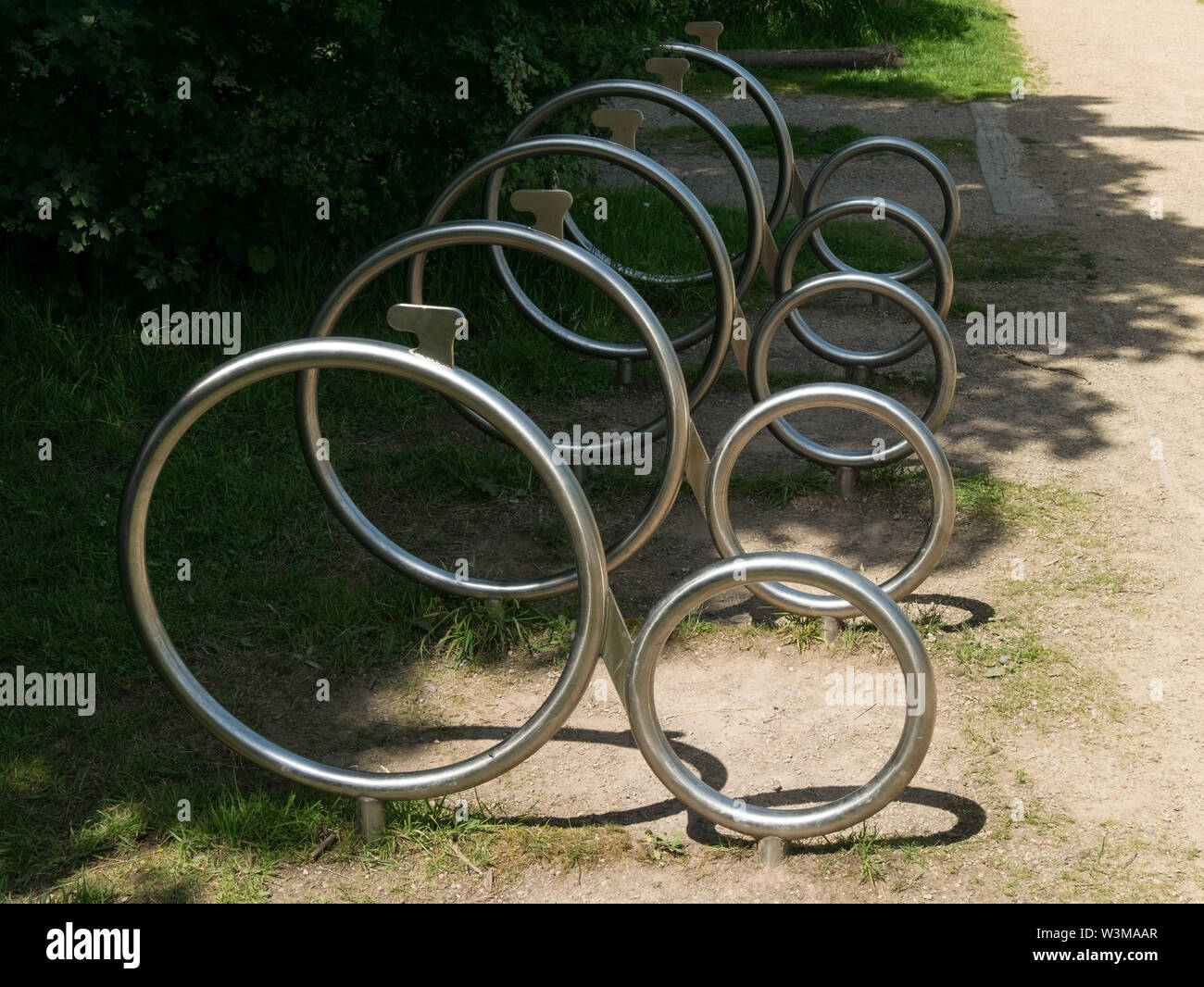 Metallkorb "Penny Farthing' Stil Zyklus rack Railway Lane, Lewes, East Sussex, England, Großbritannien Stockfoto