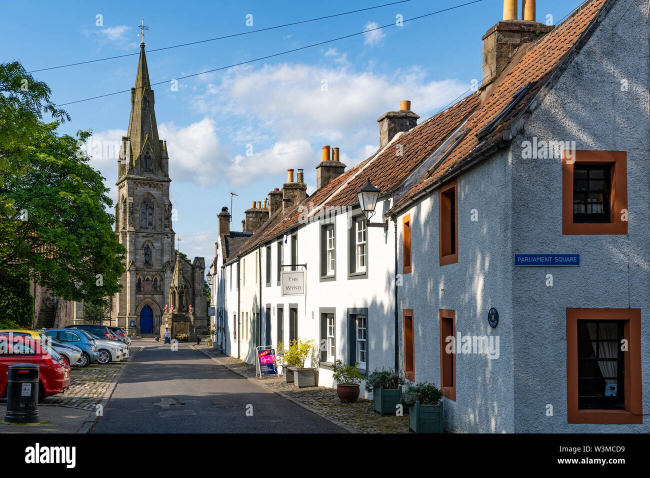 Ansicht der alten Häuser in historischen Dorf Falkland in Fife, Schottland, Großbritannien Stockfoto