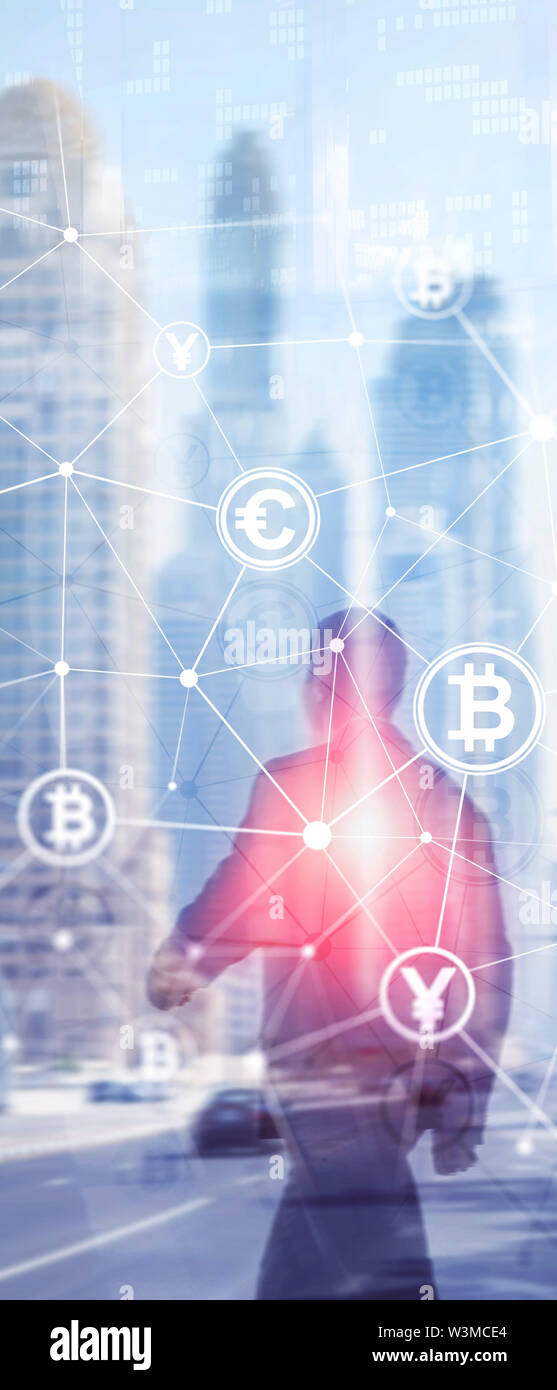 Vertikale Panorama Banner. Double Exposure Bitcoin und blockchain Konzept. Digitale Wirtschaft und Währung Stockfoto