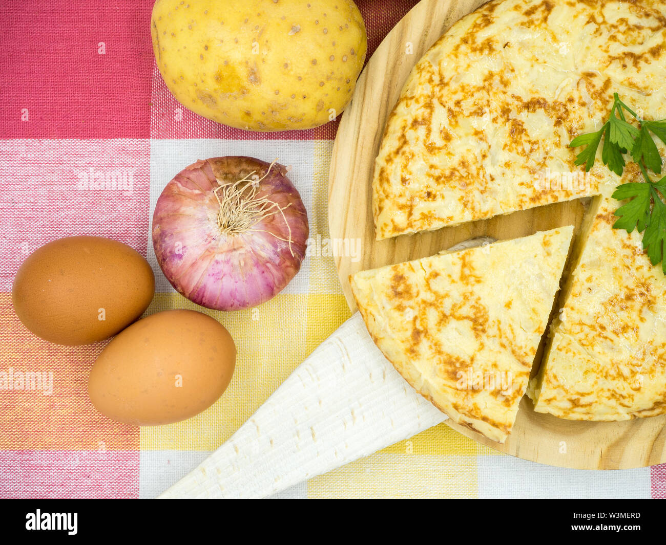 Tortilla de patatas (typisch Spanische Küche) Stockfoto