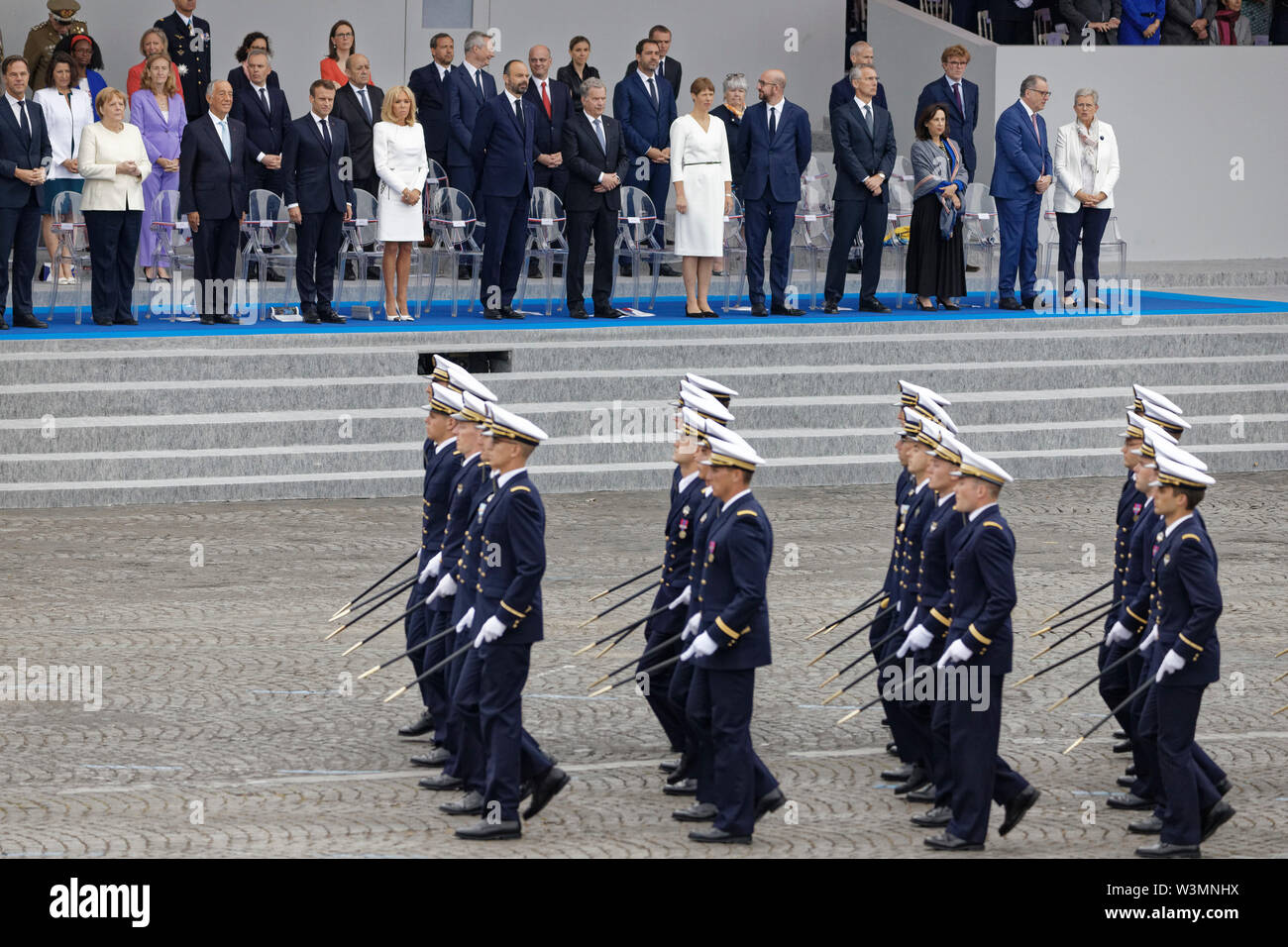 Paris, Frankreich. 14. Juli, 2019. 4300 Soldaten, 196 Fahrzeuge, 237 Pferde, 69 Flugzeugen und 39 Hubschraubern Parade während der Tag der Bastille Militärparade Stockfoto