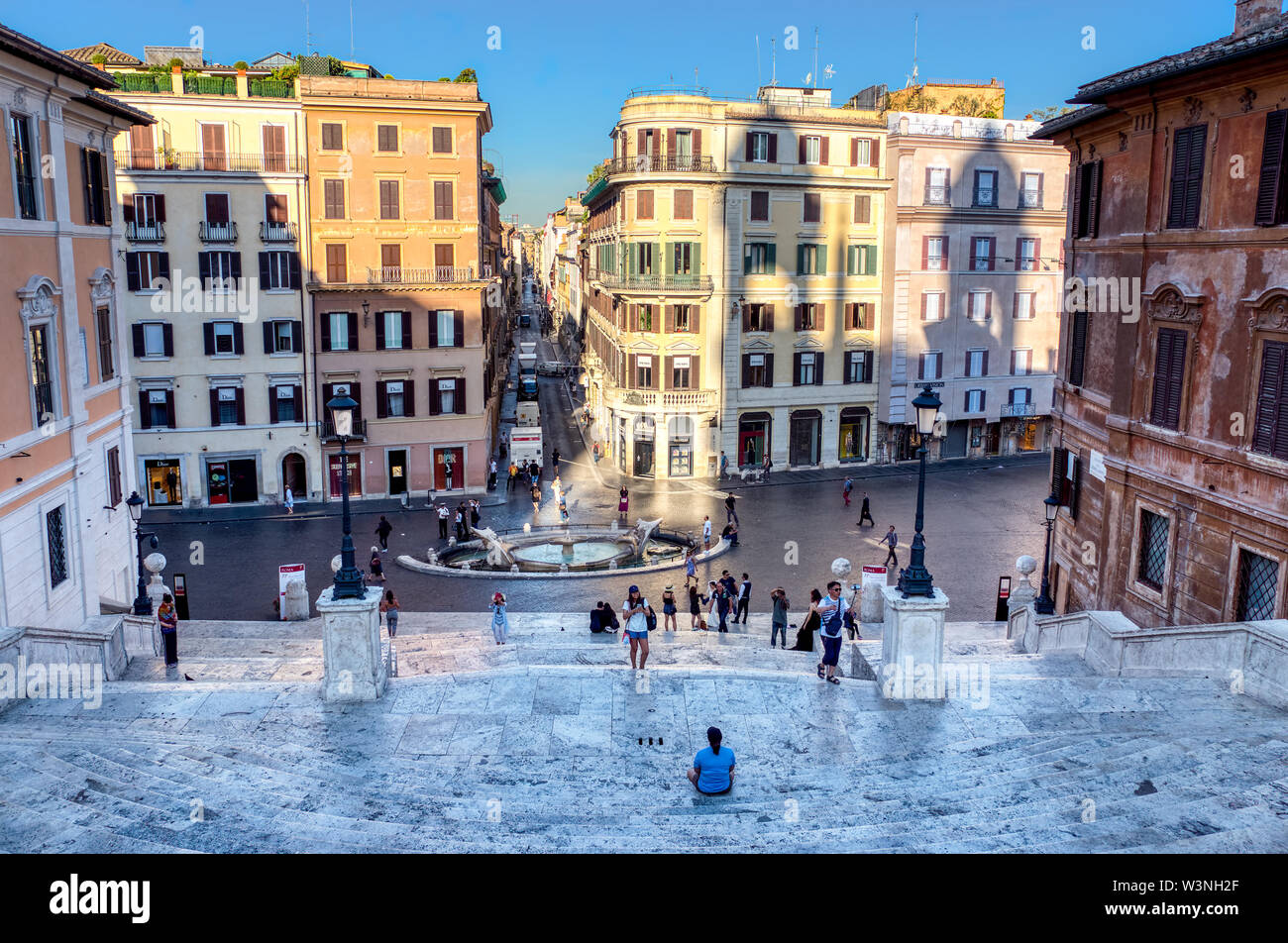 Sonnenaufgang über der Spanischen Treppe und der Piazza di Spagna - Rom, Italien Stockfoto