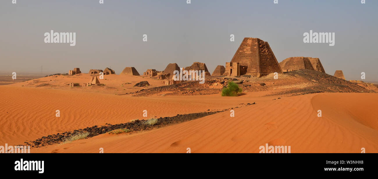 Panorama der nubischen Pyramiden im Sudan Stockfoto